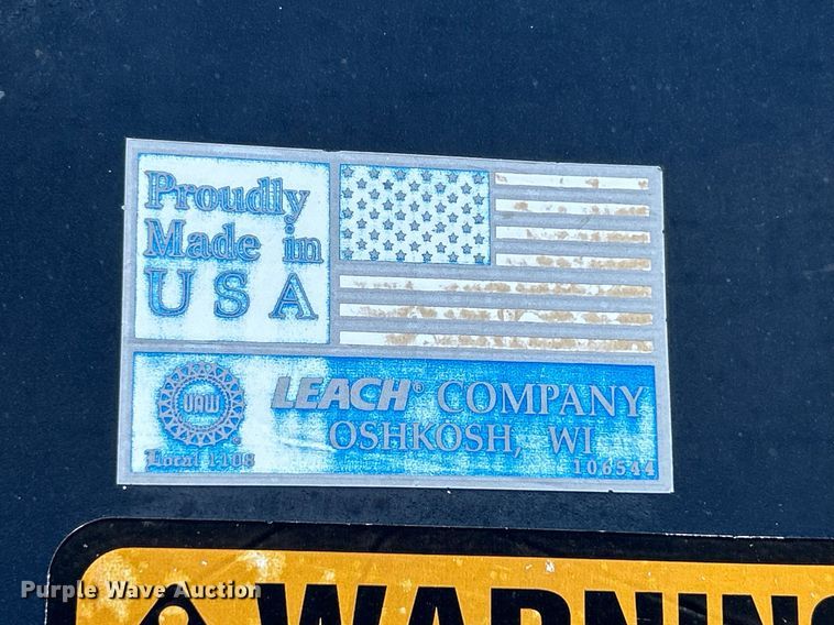 image for item DQ0932 2001 Mack LE613  refuse truck