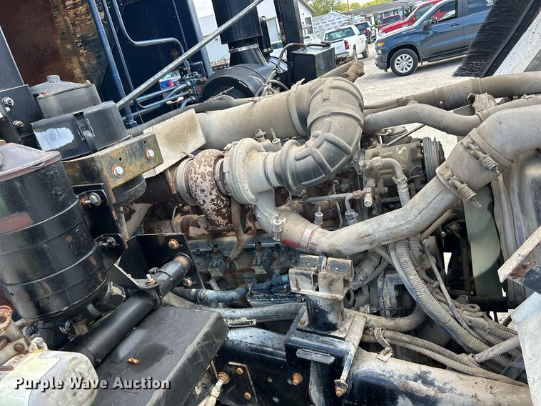 image for item DQ0932 2001 Mack LE613  refuse truck