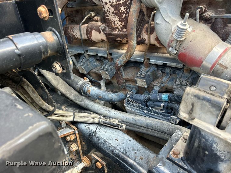 image for item DQ0932 2001 Mack LE613  refuse truck