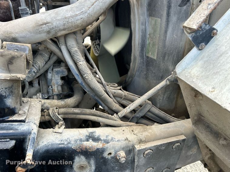 image for item DQ0932 2001 Mack LE613  refuse truck