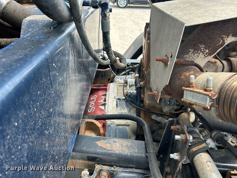 image for item DQ0932 2001 Mack LE613  refuse truck