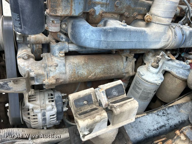 image for item DQ0932 2001 Mack LE613  refuse truck