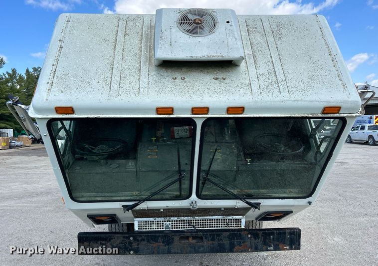 image for item DQ0932 2001 Mack LE613  refuse truck