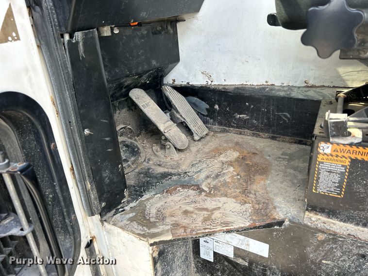 image for item DQ0932 2001 Mack LE613  refuse truck