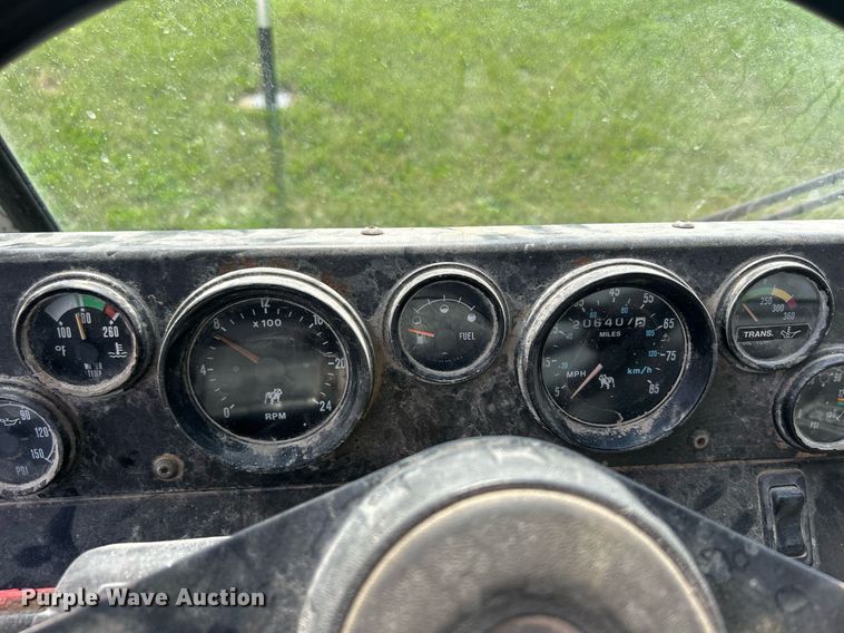 image for item DQ0932 2001 Mack LE613  refuse truck