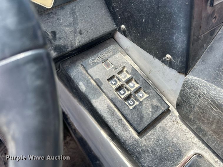 image for item DQ0932 2001 Mack LE613  refuse truck