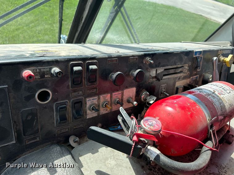 image for item DQ0932 2001 Mack LE613  refuse truck