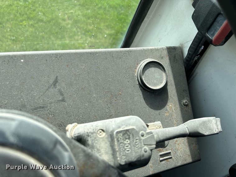 image for item DQ0932 2001 Mack LE613  refuse truck