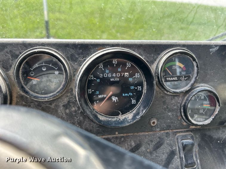 image for item DQ0932 2001 Mack LE613  refuse truck