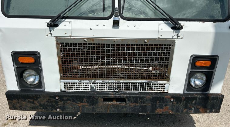 image for item DQ0932 2001 Mack LE613  refuse truck