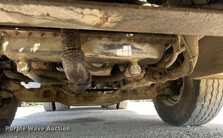 image for item DQ0932 2001 Mack LE613  refuse truck