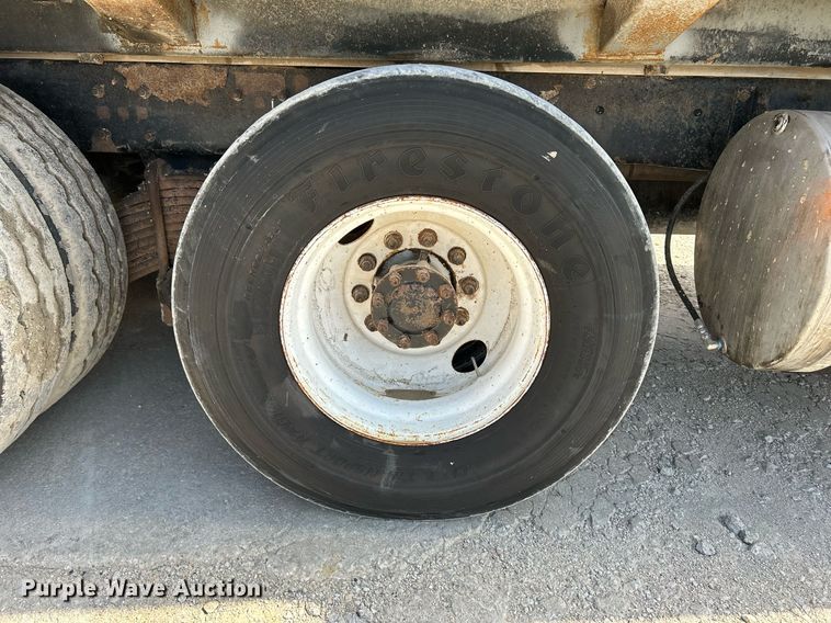 image for item DQ0932 2001 Mack LE613  refuse truck