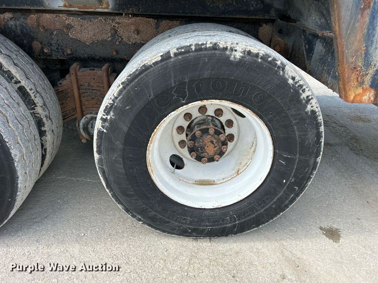 image for item DQ0932 2001 Mack LE613  refuse truck