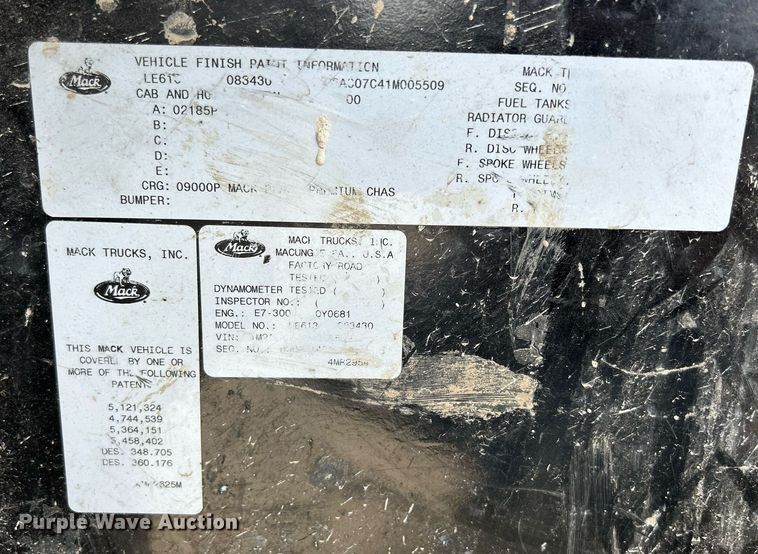 image for item DQ0932 2001 Mack LE613  refuse truck