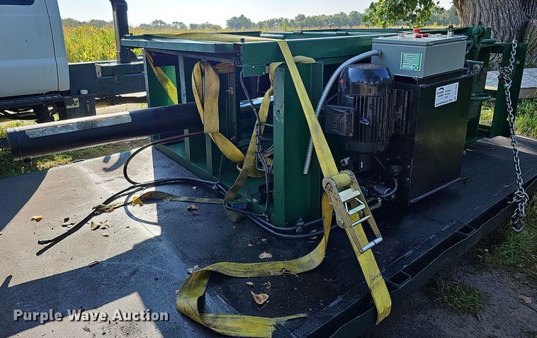 image for item DQ1092 2006 Intertek V630CC  cardboard baler