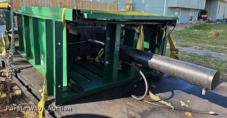 image for item DQ1092 2006 Intertek V630CC  cardboard baler