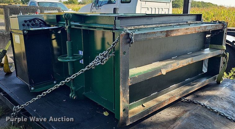 image for item DQ1092 2006 Intertek V630CC  cardboard baler