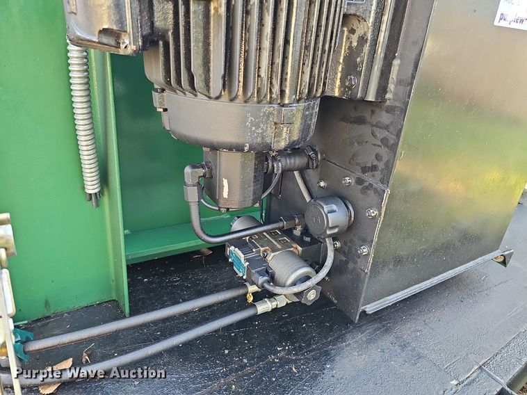 image for item DQ1092 2006 Intertek V630CC  cardboard baler