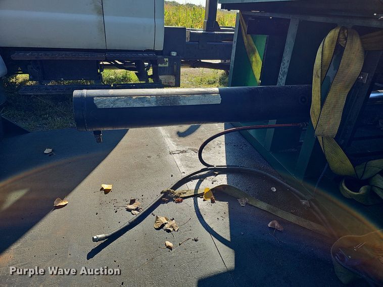 image for item DQ1092 2006 Intertek V630CC  cardboard baler