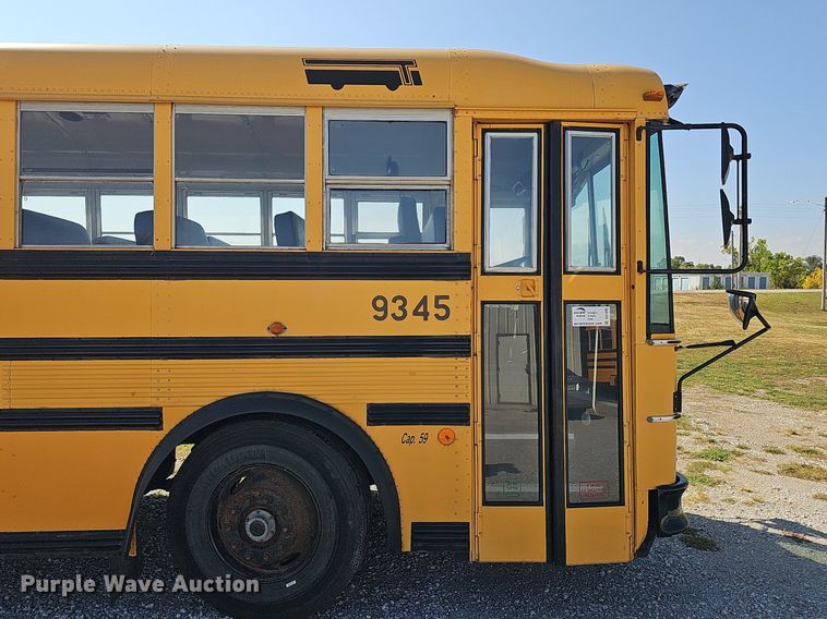 image for item DQ1093 1993 Thomas Built Saf-T-Liner  school bus