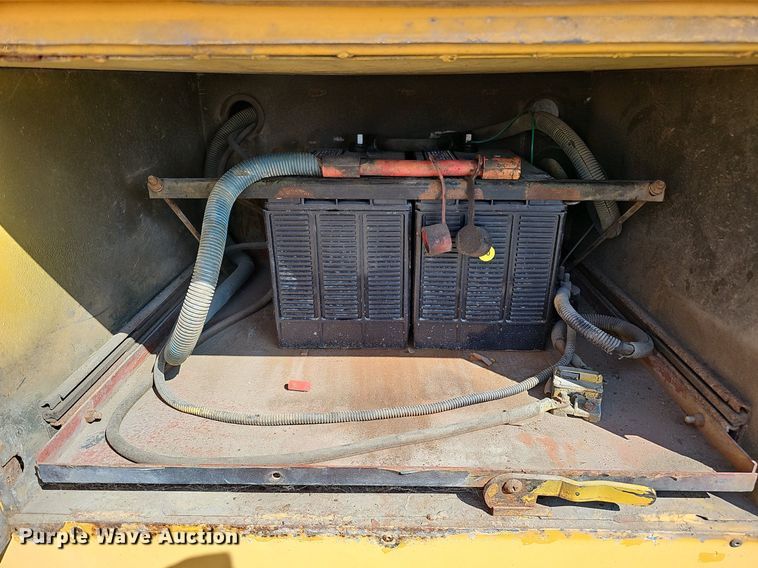 image for item DQ1093 1993 Thomas Built Saf-T-Liner  school bus