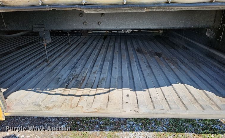 image for item DQ1093 1993 Thomas Built Saf-T-Liner  school bus