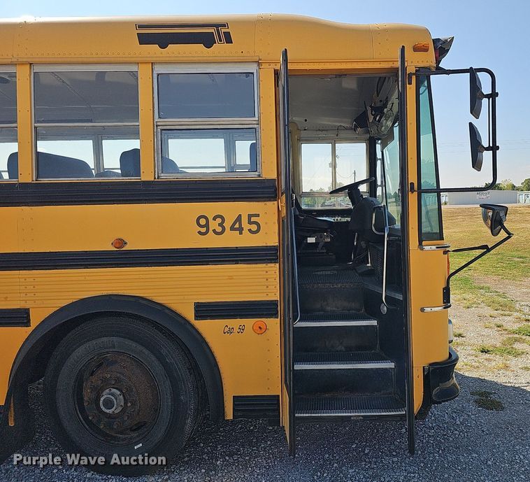 image for item DQ1093 1993 Thomas Built Saf-T-Liner  school bus