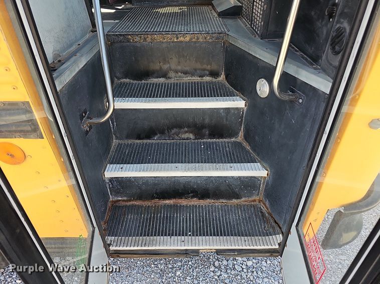 image for item DQ1093 1993 Thomas Built Saf-T-Liner  school bus