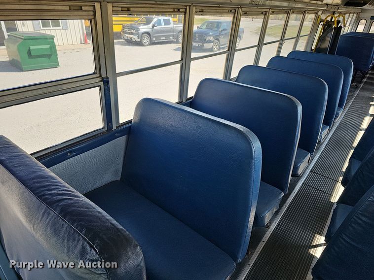 image for item DQ1093 1993 Thomas Built Saf-T-Liner  school bus