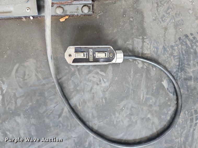 image for item DQ1093 1993 Thomas Built Saf-T-Liner  school bus