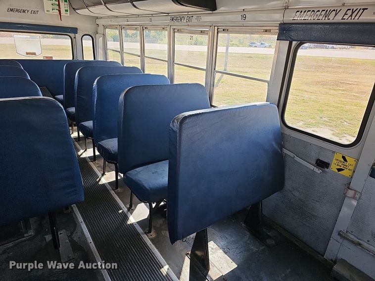 image for item DQ1093 1993 Thomas Built Saf-T-Liner  school bus