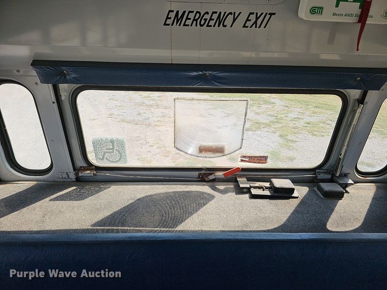 image for item DQ1093 1993 Thomas Built Saf-T-Liner  school bus