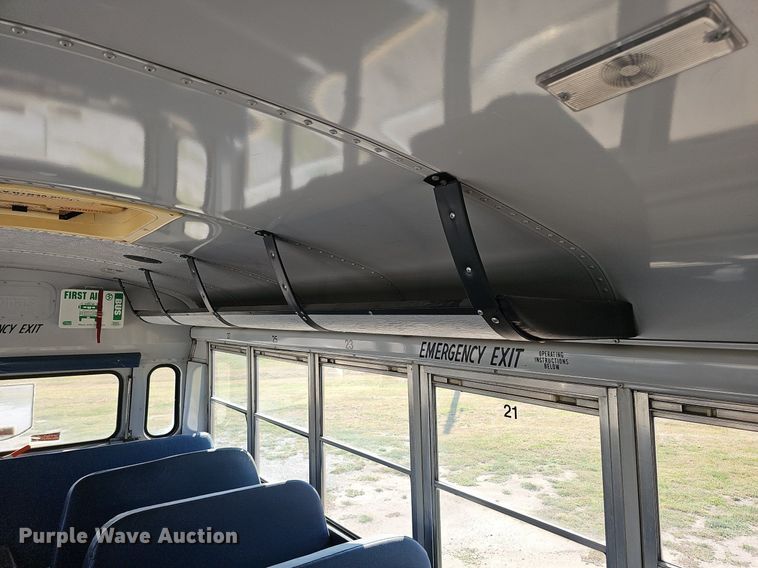 image for item DQ1093 1993 Thomas Built Saf-T-Liner  school bus