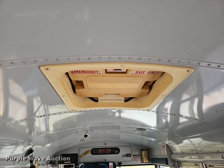 image for item DQ1093 1993 Thomas Built Saf-T-Liner  school bus