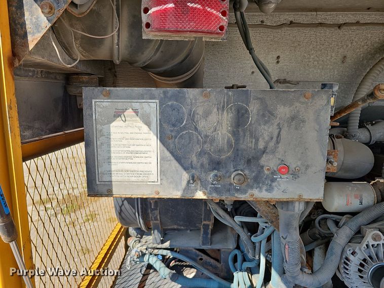 image for item DQ1093 1993 Thomas Built Saf-T-Liner  school bus