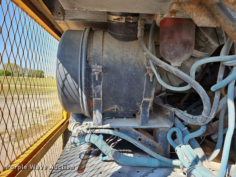 image for item DQ1093 1993 Thomas Built Saf-T-Liner  school bus