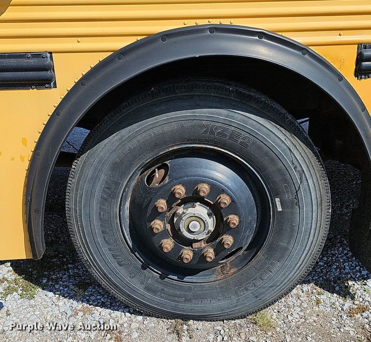 image for item DQ1093 1993 Thomas Built Saf-T-Liner  school bus