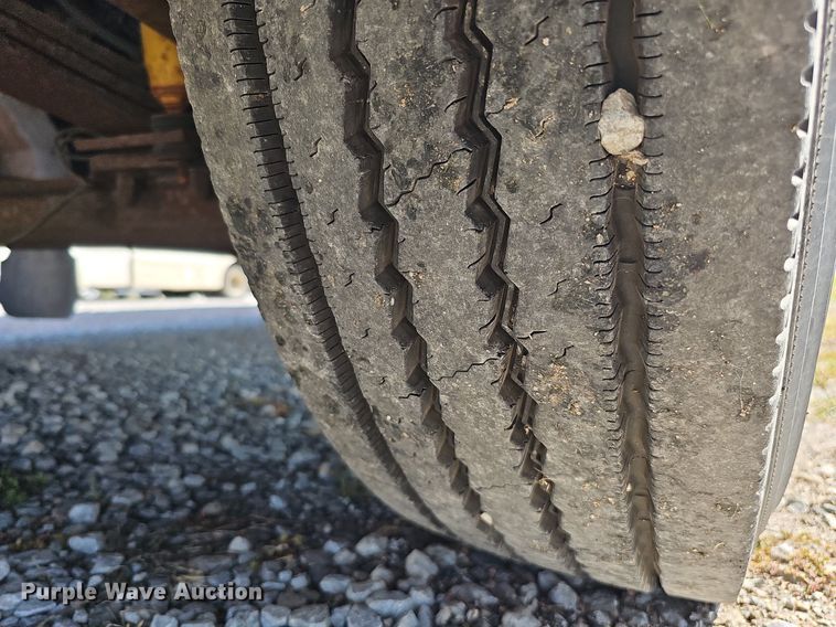 image for item DQ1093 1993 Thomas Built Saf-T-Liner  school bus