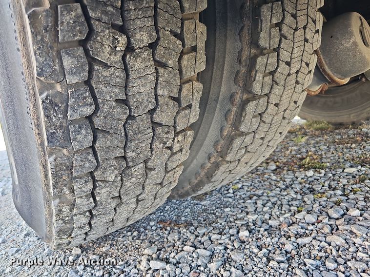 image for item DQ1093 1993 Thomas Built Saf-T-Liner  school bus