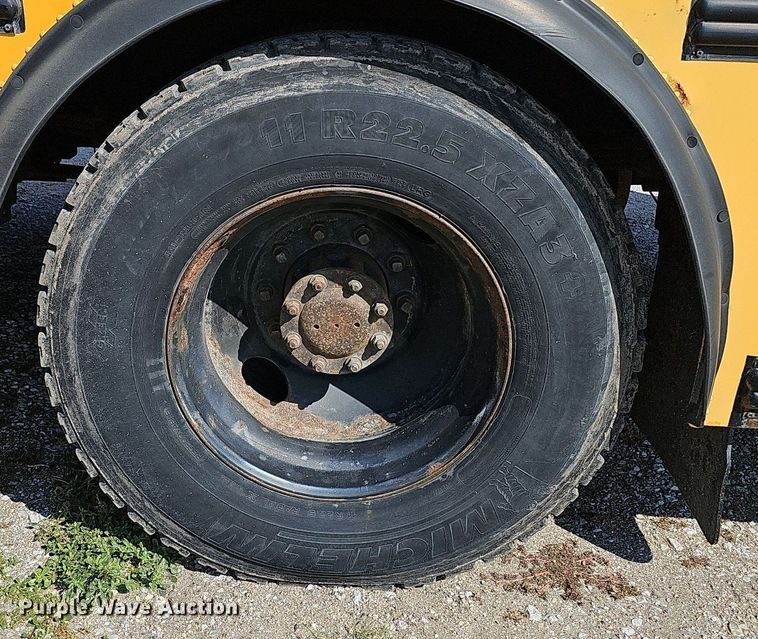 image for item DQ1093 1993 Thomas Built Saf-T-Liner  school bus