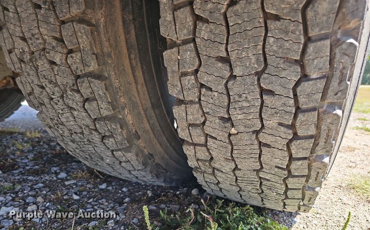 image for item DQ1093 1993 Thomas Built Saf-T-Liner  school bus