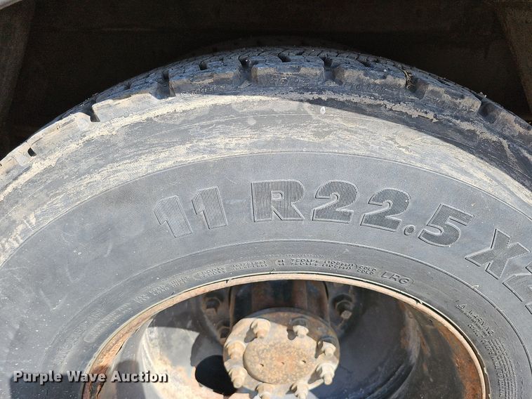 image for item DQ1093 1993 Thomas Built Saf-T-Liner  school bus