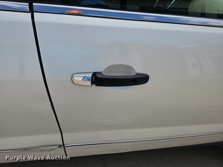 image for item DQ1095 2012 Chevrolet Traverse LTZ  SUV