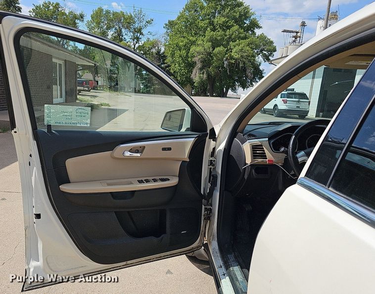 image for item DQ1095 2012 Chevrolet Traverse LTZ  SUV