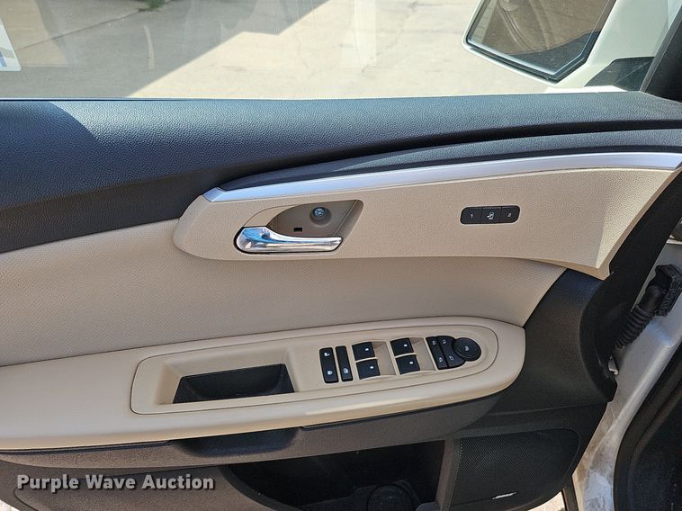 image for item DQ1095 2012 Chevrolet Traverse LTZ  SUV