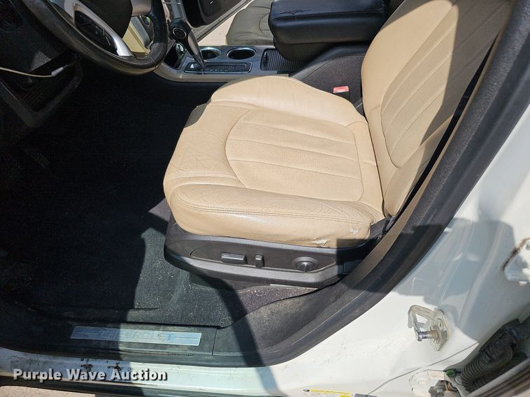 image for item DQ1095 2012 Chevrolet Traverse LTZ  SUV