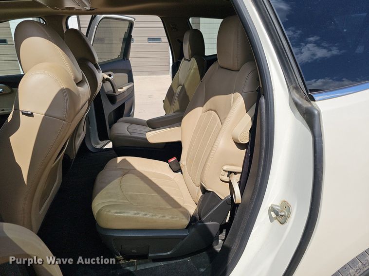 image for item DQ1095 2012 Chevrolet Traverse LTZ  SUV