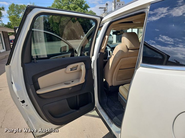 image for item DQ1095 2012 Chevrolet Traverse LTZ  SUV