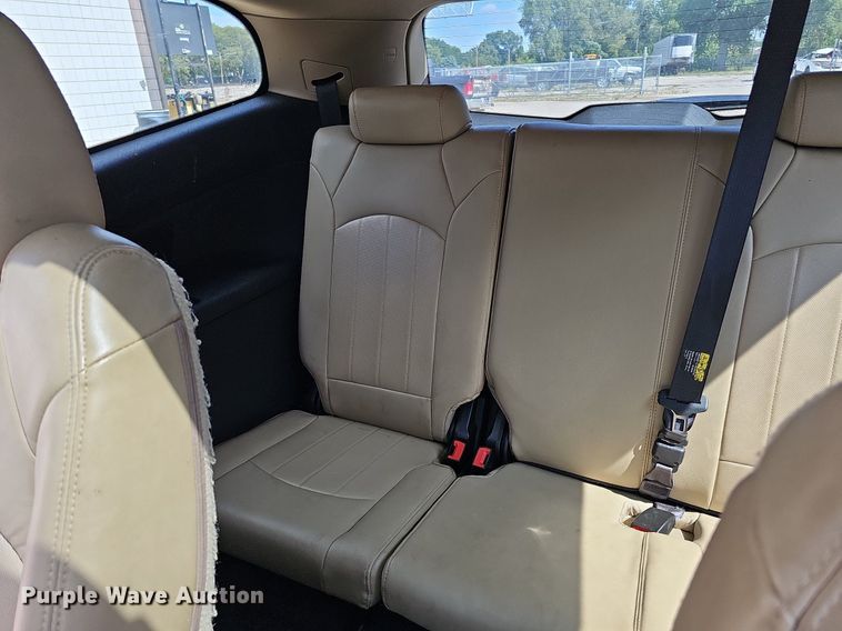 image for item DQ1095 2012 Chevrolet Traverse LTZ  SUV