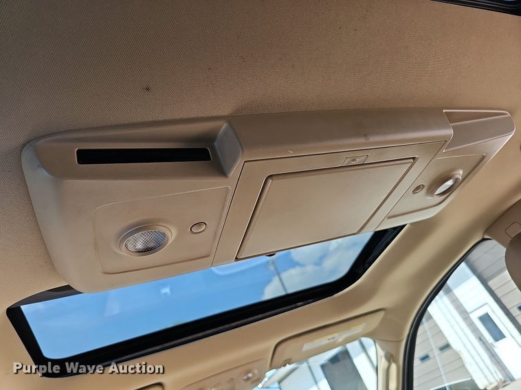 image for item DQ1095 2012 Chevrolet Traverse LTZ  SUV